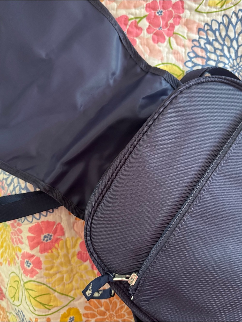 NWT vineyard vines diaper bag - Picture 2 of 4